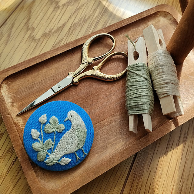 10分でできる,日常に感謝,刺繍,手刺繍,趣味を楽しむ,手作り,季節を楽しむ,くるみボタン,手芸好き,暮らしを楽しむ,ハンドメイド,窓辺のインテリア,100均,くつろぎ空間,Bedroom,ダイソーくるみボタンキット,マカベアリスさんの刺繍図案 sayan_0321の部屋