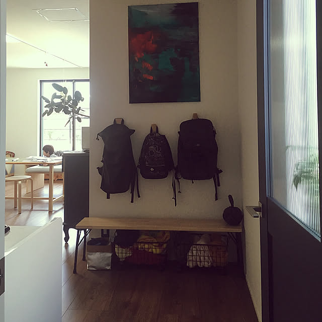 特大キャンバス,natural kitchen &,IKEAのフック,カウンター天板をベンチに,On Walls Uedaの部屋