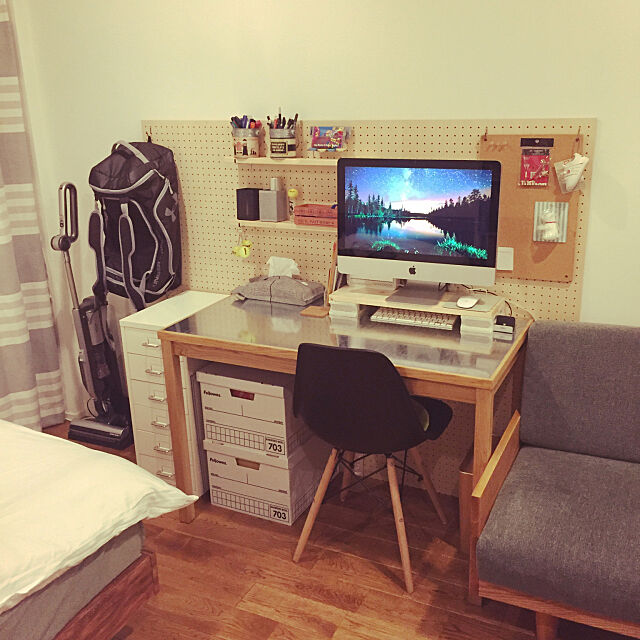 My Desk,パソコンデスク,有孔ボード,ワンルーム,パソコン周り,ペグボード TAIの部屋