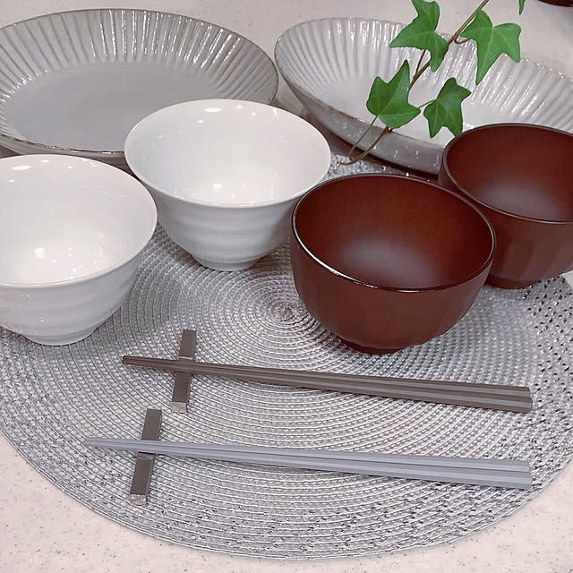 クチポールの箸置き,お皿,ランチョンマット,お箸,ご飯茶碗,味噌汁碗,ニトリご飯茶碗,ニトリ,シンプル,ニトリのお碗,ニトリ　食器,ニトリの食器,日用品,アイビー,クチポール tamの部屋