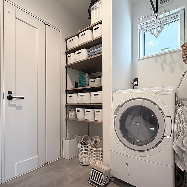 Bathroom,LIXIL,LIXILドア,ドラム式洗濯機,ホワイトインテリア,脱衣所可動棚,脱衣所収納棚,無印良品　やわらかポリエチレンケース,暮らしのひとコマ,無印良品,整理整頓,室内干しスペース kurinokiの部屋