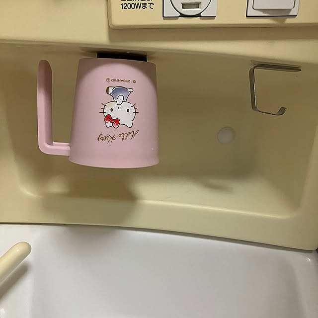 Bathroom,キティちゃん,DAISO磁石,Daiso,洗面所コップ水切り収納,洗面所コップ掛け,洗面所 koroの部屋