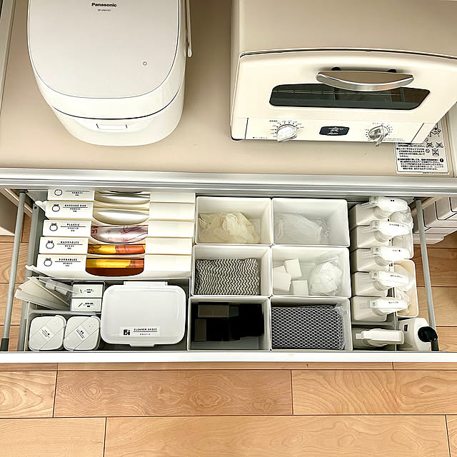 Kitchen,スポンジ収納,洗剤収納,掃除グッズ収納,ゴミ袋収納,キッチン収納,無印良品,100均,モノトーン,シンデレラフィット♡ YU-RIの部屋