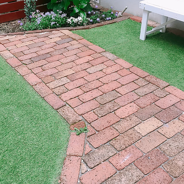 レンガの道,にわのある暮らし,にわDIY,レンガ,人工芝の庭,人工芝,庭,コレ、DIYしたよ！ meiの部屋