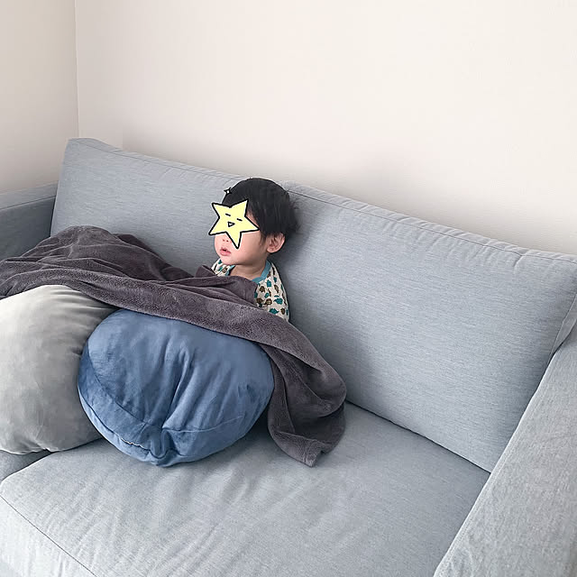 もちもちクッション,クッション,ニトリ,ホワイトインテリア,ホワイト×グレー,こどもと暮らす,こどものいる暮らし,グレーインテリア,Lounge chomoの部屋