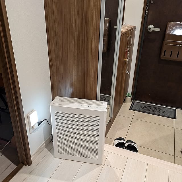 玄関,空気清浄機,花粉対策,コンパクト,象印マホービン,L型プラグ,スマート家電,邪魔にならない,象印空気清浄機,明暗人感センサーライト,愛用品,ハウスダスト対策,アレルギー対策 mi-saの部屋