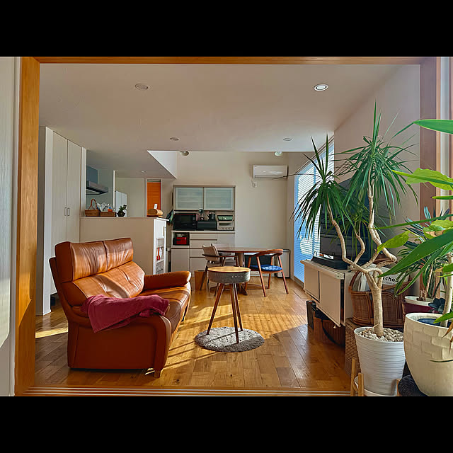 Bedroom,ロングセラー,ヒノキの建具,ソファ,カリモク,珪藻土の壁,本革ソファー,カリモクソファ,カリモクソファー,本革ソファ,珪藻土壁,珪藻土と無垢の床,リーベル革 tamabaka1971の部屋