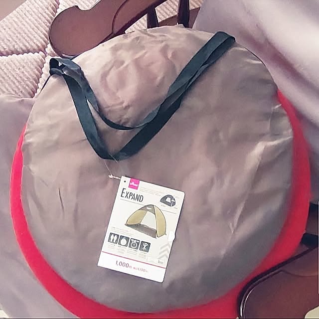 Entrance,ウッドデッキで…,DAISOのテント,折ジワでクシャクシャ！,モデルは、ハルとりんちゃん♡,フリマの準備,大人が寝るにはちと厳しい,子供向けもしくは一人座位向け,お庭で散々日焼けしてるけど…,ペグ付きでした,膝が笑う,2枚目3枚目、チワワ出演してます♪,スムースコートチワワ Bienvenueの部屋