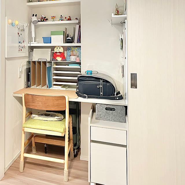 愛用の家具,ランドセルスタンド欲しい,リビング学習,一年生,入学準備,IKEA,飾り棚,マンション暮らし,子どもと暮らす,My Desk,IKEAのレタートレイ,ランドセル,ISSEIKI FURNITURE,学習チェア,学習机,日々感謝,胸いっぱい,感謝とリスペクトの日々,ホゲ〜,君に決めた,IKEAのトレイがシンデレラフィット！,学用品の収納,新一年生 tantanmaruの部屋