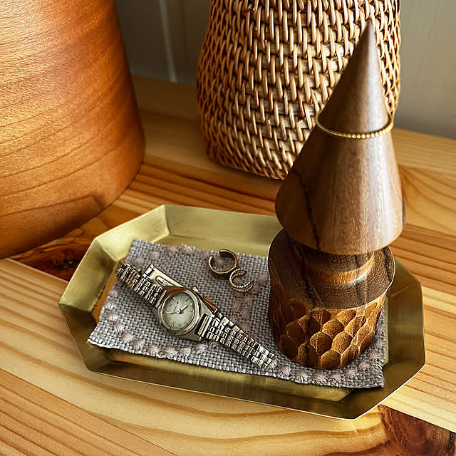 ディスプレイ棚,ディスプレイ,北欧雑貨,真鍮,リングホルダー,アクセサリー置き場,チーク材,RCの出会いに感謝♡,リセノ,NO RC NO LIFE☻*,こどものいる暮らし,リセノインテリア,見てくださって感謝です♡,好きなインテリアブランド,八角トレイ,何気ない日常に感謝,狭くても心地良く♡,オブジェ,真鍮トレイ ha_ru76の部屋