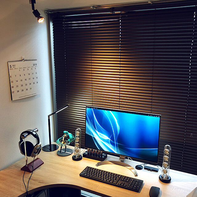 My Desk,スポットライト,照明,モダン,シンプル,北欧,パソコン,PCデスク,オタク部屋,男前,カフェ風,マンション,一人暮らし,ブラインド tukuの部屋