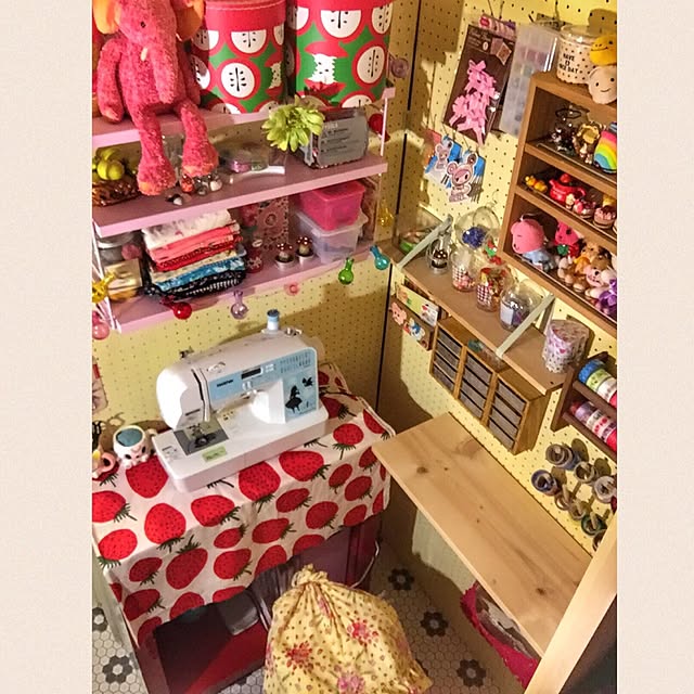 Bedroom,ミシン部屋,ストリングポケット,ペグボード,狭いスペースを生かしたい,子供部屋,趣味スペース,5.5畳,二人部屋,デッドスペース,賃貸でも楽しく♪,飾るように暮らす kazaruyo-niの部屋