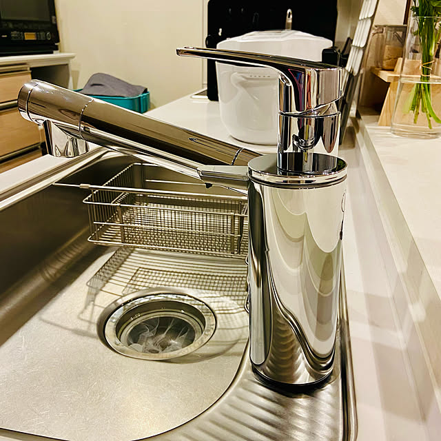 RoomClipショッピング,シンプル,コードレス,シンプルヒューマン,タッチレス,充電式センサーポンプ,洗剤ボトル,ハンドソープディスペンサー,キッチン家電,マンション暮らし,お気に入り,ディスペンサー,キッチンアイテム,Kitchen,子どもと暮らす,きれいを保ちたい saki_aoiの部屋