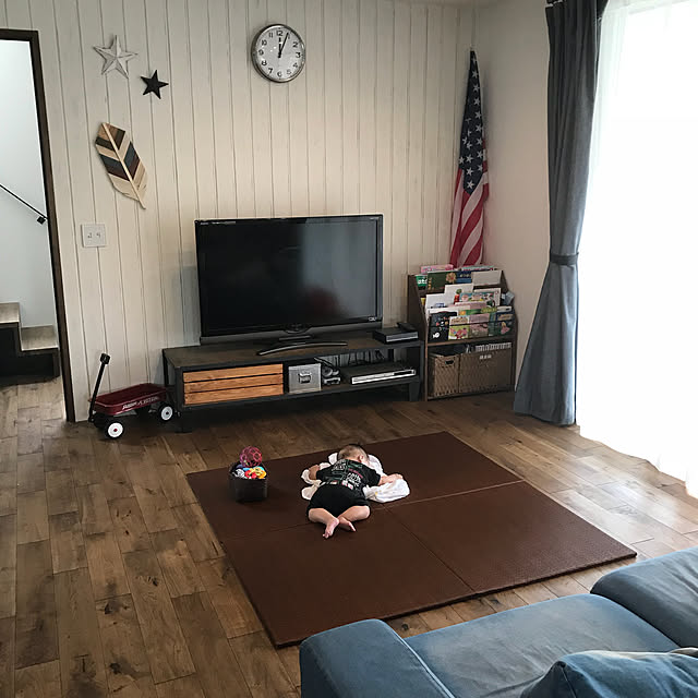 Lounge,モニター当選,モニター商品,無垢の床,こどもと暮らす,イケヒコ,サーファーズハウス,置き型畳ユニット,赤ちゃんのいる暮らし,い草,滋賀県,アメリカンヴィンテージ,一軒家,注文住宅,ヒコラー,プラード,赤ちゃんスペース,息子の居場所,カリフォルニアスタイル,ジャーナルスタンダードファニチャー,ラジオフライヤー,TV台,板張りの壁,星条旗,絵本棚,ニコアンド hemu0911の部屋