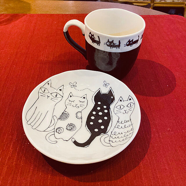 猫が好き❤︎,猫と暮らす家,ダイソーで見つけた♡,猫柄のお皿,My Desk Marinの部屋