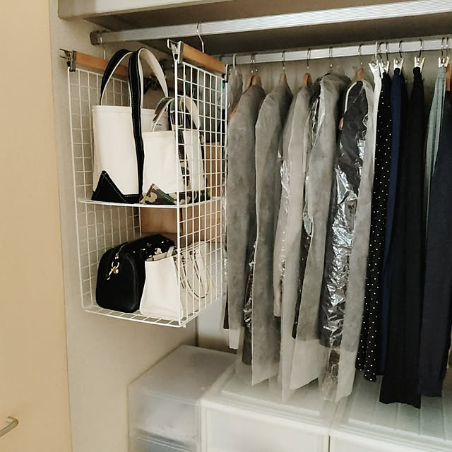 Bedroom,カバン収納,1LDK,賃貸,賃貸インテリア,賃貸アパート,同棲,同棲生活,二人暮らし,ふたり暮らし,2人暮らし,収納,収納アイデア,ダイソー,ワイヤーネット,バッグ収納,クローゼット,クローゼット収納 sachiの部屋