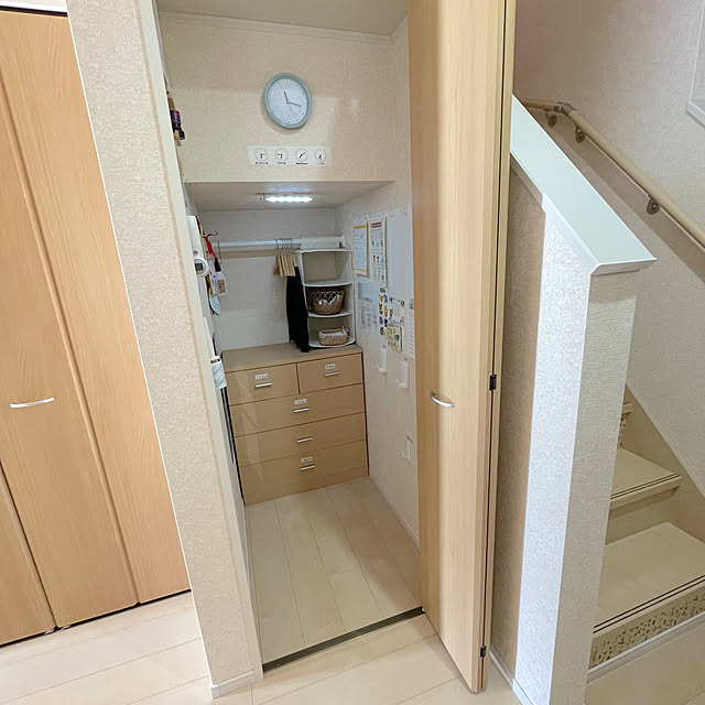 幼稚園,通学・通園グッズ収納,建売,建売住宅,建て売り一戸建て,すっきり暮らす,普通の家,かける収納,掃除しやすい家,ランドセル,コマンドフック,仮置き,通学グッズ,こどもクローゼット,階段下収納,On Walls Minoriの部屋