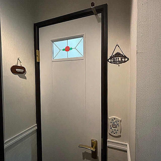 Bathroom,ステンドグラス風,ドア塗装DIY,なんちゃってDIY,シルバーのマスキングテープ,暗記シート,10分でできる momocchiの部屋
