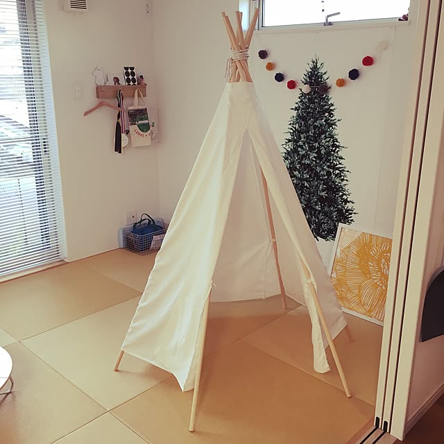 ティピ作りました♡,ティピーテント,ガーランド,トーカイ,NO MARIMEKKO NO LIFE,無印良品,毛糸のポンポン,クリスマス,Lounge nakoの部屋