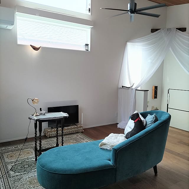 Lounge,海外風インテリア,ヨーロピアン×モロッカン,みどり色が好き,カウチソファ,noce,黒猫さん,トルコランプ,サイドテーブル,アンティーク,高所窓,勾配天井,シーリングファン Maroの部屋