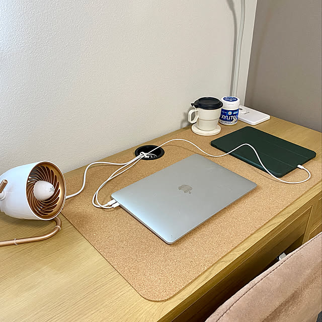 ずれ防止,デスクマット,デスクワーク,在宅ワーク,ワークスペース,両面テープ,IKEA,汚れ防止,新築一戸建て,新築,My Desk,仕事部屋,デスクパッド tomachaaanの部屋