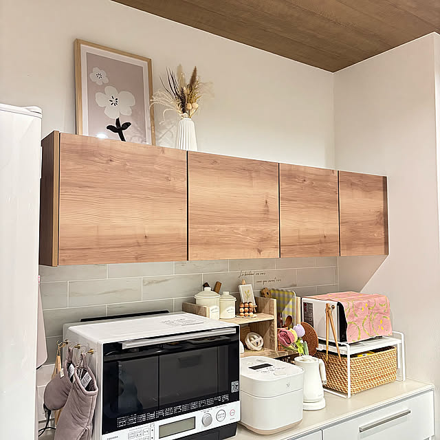 Kitchen,飾り棚 キッチン,飾り棚ディスプレイ,飾り棚,キャンパスアート,アートポスターのある暮らし,アートポスター,TOTOキッチン,TOTO,カップボード,キッチンインテリア,インテリア雑貨,インテリア,キッチン背面,いいねやコメントありがとうございます m.の部屋