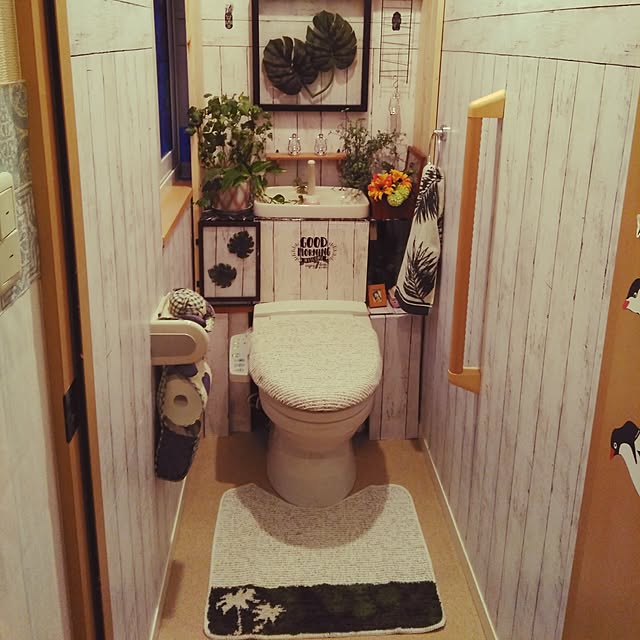 Bathroom,トイレ,ニトリトイレコーディネートモニター,1×4材,DIY,猫と暮らす,セリア♡,ダイソー,コメント下手です。,無言フォロー＆いいねすいません,いつもありがとうございます♪感謝☆,いいね&フォローありがとうございます☆,ニトリ,vita,ポトスは本物,タンクレストイレ風,ダイソーリメイクシート posauruの部屋