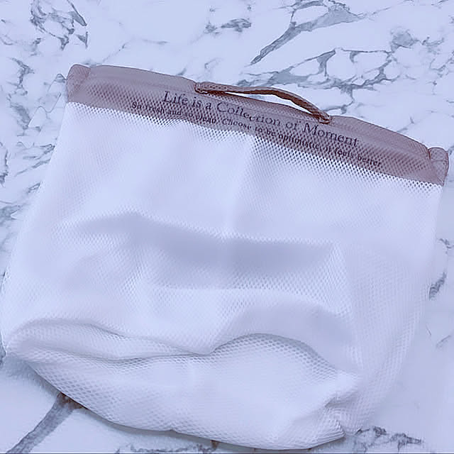 ホワイトグレーインテリア,モノトーン,すりーこいんず,すりこ,スリコ,Instagramやってます,白黒グレー,グレー好き,海外インテリアに憧れる,ホワイトインテリア,ホワイトグレーインテリア好き,ホワイトグレー,ホワイト,インスタ→coconut__room,モノトーンインテリア,インテリア雑貨,モノトーンインテリア好き,ランドリーネット,洗濯ネット,洗濯用品 junaの部屋