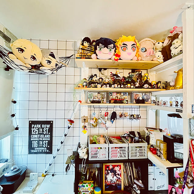 リメイクシート,学習机の上,学習机,鬼滅の刃,アニメグッズ,bts,2×4アジャスター,ラブリコ棚,ラブリコ,ぬいぐるみ収納,こども部屋,子ども部屋,趣味部屋,オシャレに憧れる,My Shelf,壁紙,ハンモック収納,子供部屋 puritan_rの部屋