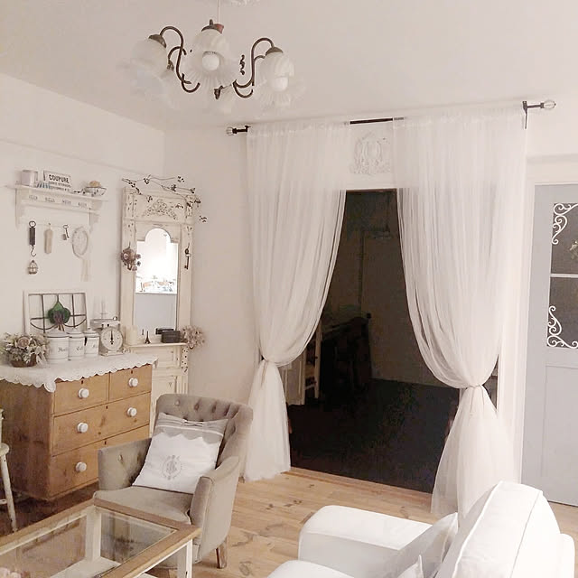 Lounge,いつもいいねやコメありがとうございます♡,好きなものに囲まれた暮らし,アンティークのある暮らし,海外インテリアに憧れる,フレンチカントリー,シャビーシック,フレンチシック,フレンチインテリア,フレンチアンティーク,カーテンつけちゃいました +TAKAKO+の部屋