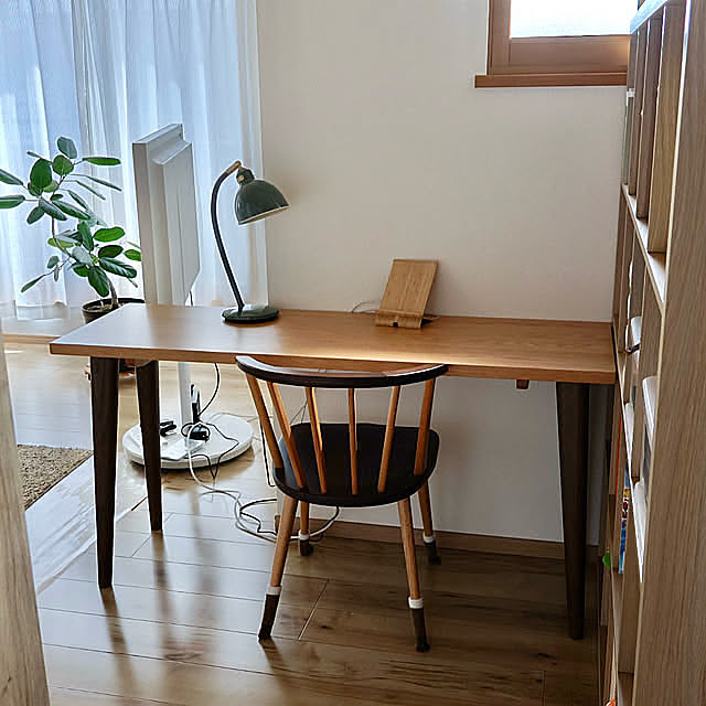 Lounge,ワークスペース,おもちゃ収納,スタディースペース,子供の作品ギャラリー,IKEA カラックス,IKEA デスクランプ,Panasonic テレビ chocoの部屋
