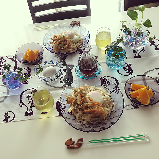 てぬぐい,おひるごはん,2021.8.28,夏のテーブルコーディネート,シュガーバイン水挿し,シュガーバイン,おうち時間フェス,酒器,プランツジェル,夏,夏の記録,涼しげ,ガラス,Kitchen,色が変わる冷酒セット,酒器に生ける,北一硝子,福 Mitsuの部屋
