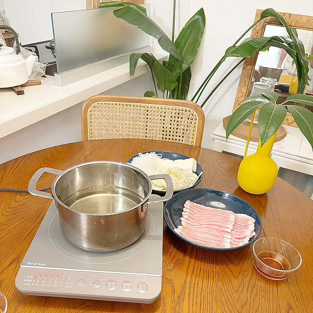 Kitchen,キッチン家電,アイリスオーヤマ,食卓テーブル,お鍋,IH,IHクッキングヒーター,ダイニングテーブル,買ったもの,1人暮らし,リノベーション,ひとり暮らし,海外インテリアに憧れる,中古マンション,中古を買ってリノベーション,一人暮らしインテリア,中古マンションリノベ,RoomClipショッピング sakielの部屋
