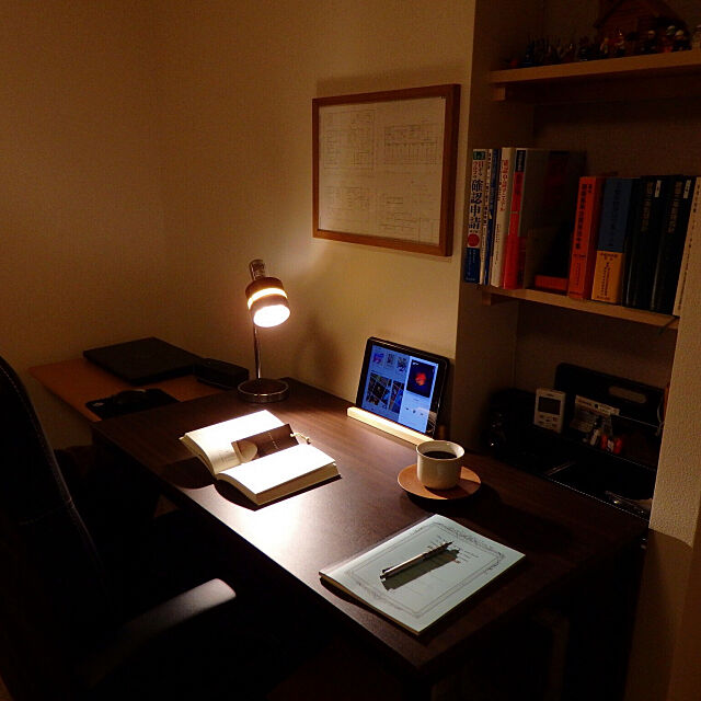 My Desk,学習机,ニトリ,無印,賃貸,本,雑貨,珈琲,iPad,コーヒー,一人暮らし,リラックス raccoonの部屋