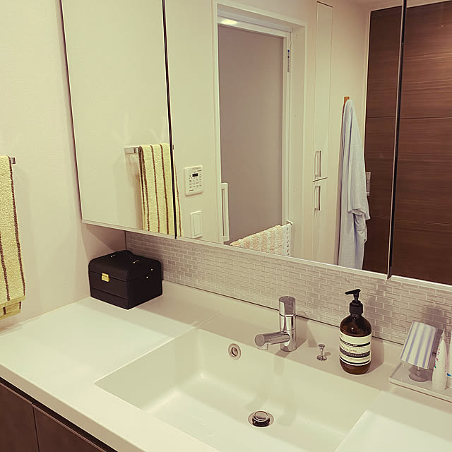 セラコア タイルシール,ルーティーン,イソップ ハンドソープ,Bathroom sora1206の部屋