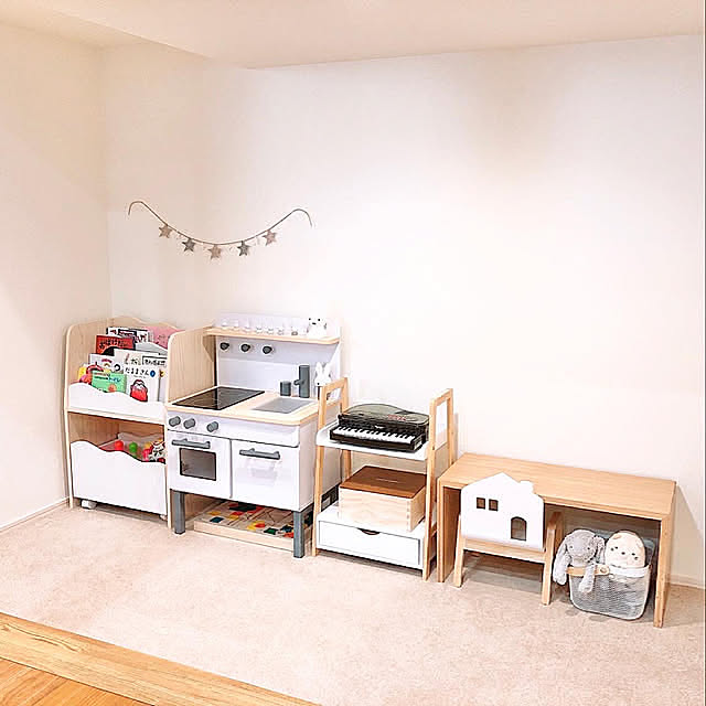 ピアノ,絵本棚,ミッフィー,miffy,スターガーランド,ガーランド,おうちのこいす,無印良品,無印,コの字の家,子供部屋,キッズルーム,キッズスペース,おままごとキッチン,北欧インテリア,北欧ナチュラル,心地良い暮らし,北欧,Lounge toyoの部屋