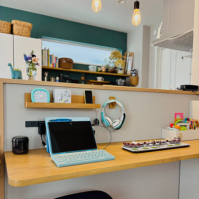 Overview,リビング学習,スタディースペース,子どものいる暮らし,子どもと暮らす,カウンターテーブル,無印良品　壁につけられる家具,キッチンカウンター,無印良品,グリーンのある暮らし,無印良品のある暮らし,ペンダントライト,間接照明のある暮らし kurinokiの部屋