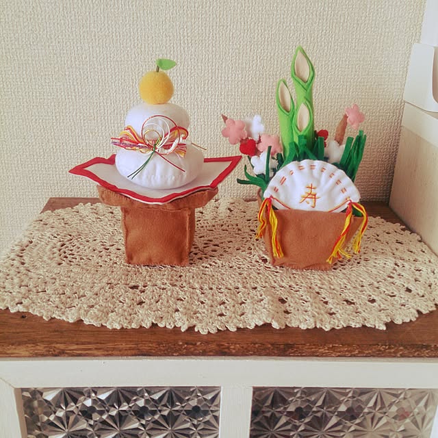 My Desk,お正月,手作り,賃貸でも楽しく♪,ホワイトナチュラル,100均,ダイソー,セリア,ハンドメイド,鏡餅は手作り,鏡餅飾り,門松,門松 手作り,フェルト,フェルト手芸,狭いアパート,イベント chachaの部屋