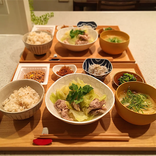 健康に暮らしたい,ヘルシーごはん,おうちごはん,キッチンカウンター,晩ごはん,無印良品のトレー,マンション暮らし,野菜が好き♡,ニトリの食器♡,暮らしの一コマ,無印良品,夫婦ごはん,箸置き,My Desk c...homeの部屋
