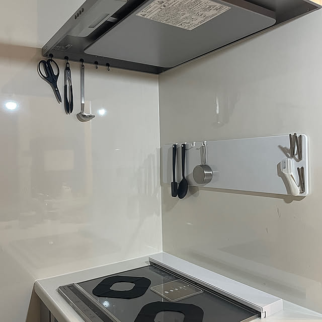 Kitchen,マグネット収納,tower スチールパネル,towerシリーズ,無印良品,一人暮らし,平屋,平屋暮らし,システムキッチン,ペニンシュラキッチン,ワイドカウンター,袖壁付ペニンシュラ A-Mの部屋