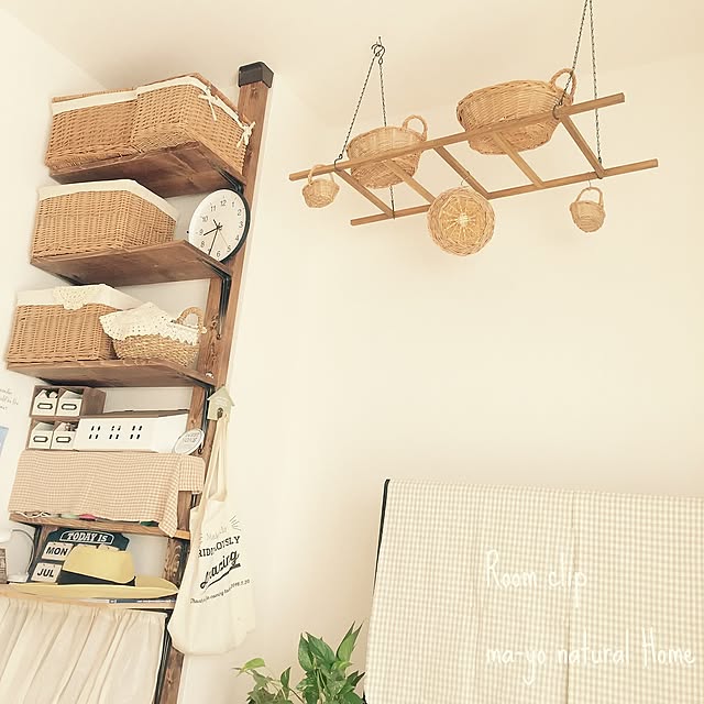 Lounge,カフェ風インテリアを目指して,ラダー,吊り下げラダー,ラダーＤIY,ナチュラル雑貨,ふたり暮らし,ダイソー,カゴ大好き♡,セリア,ナチュラルインテリア,沖縄,賃貸,白×木,いいね！押し逃げばかりでごめんなさい。,白×茶,ディアウォール ma-yoの部屋