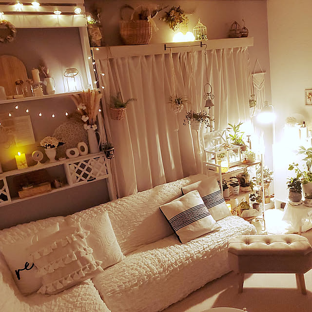 RCの出会いに感謝♡,いつもいいねやコメありがとうございます♡,癒しの空間,RoomClipの出逢いに感謝♡,見てくれてありがとうございます♡,salut!,脚付き収納スツール,グレージュ,ホワイト×グレー×ナチュラルインテリア,グリーンのある暮らし,ライトアップ,キャンドル,コットンボールランプ,Seriaのアンティーク雑貨,レース編み,ライト照明,癒しの時間,ディスプレイコーナー,リビングインテリア,築20年以上,狭いリビング,くつろぎ空間,グリーン,ホワイト×グレー cocoaの部屋