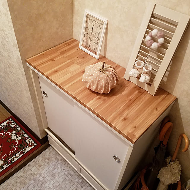 Entrance,リメイクシート,手作り雑貨,ハンドメイド,リメイク,手作り,100均リメイク,100均DIY,ダイソー,玄関の床,発泡スチロール,靴箱,クラフトバンド,靴箱リメイク,下駄箱リメイク,トイレットペーパーでカボチャ,Toilet paper pumpkin miccyoの部屋