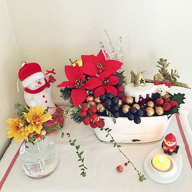 Bedroom,ダイソー ナチュラルパーツ,クリスマス,花のある暮らし,花のある風景,フラワーベース,100均,ダイソー,デコレ コンコンブル,ホルムガード フローラ,コンコンブル,デコレ tirolの部屋