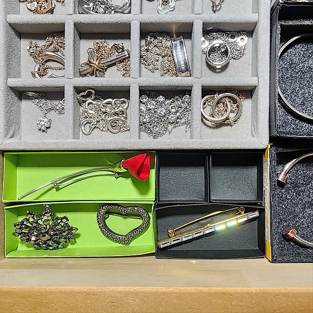 My Shelf,隙間活用,アクセサリー収納,アクセサリー置き場,アクセサリーボックス,画用紙,サイズぴったり,サイズに合わせて,すき間収納,すき間活用,自作,引出し収納,引出し整理 75の部屋