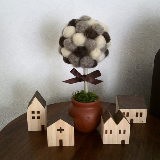 My Desk,クリスマス,ワッツ,木のオブジェ,RC の出会いに感謝!,いろんなテイストが好き,いつも見てくれてありがとうございます♡,プリンの容器,紫陽花のドライの茎,ダイソーの羊毛フェルト,神戸フランツの壷プリン,トピアリー手作り,ハンドメイド♡,200いいね♡ありがとうございます★ Renの部屋