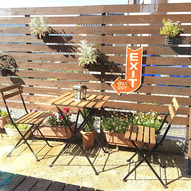 Entrance,ウッドデッキDIY ,ウッドフェンスDIY,ガーデンテーブル＆チェア,IKEA nekomusumeの部屋
