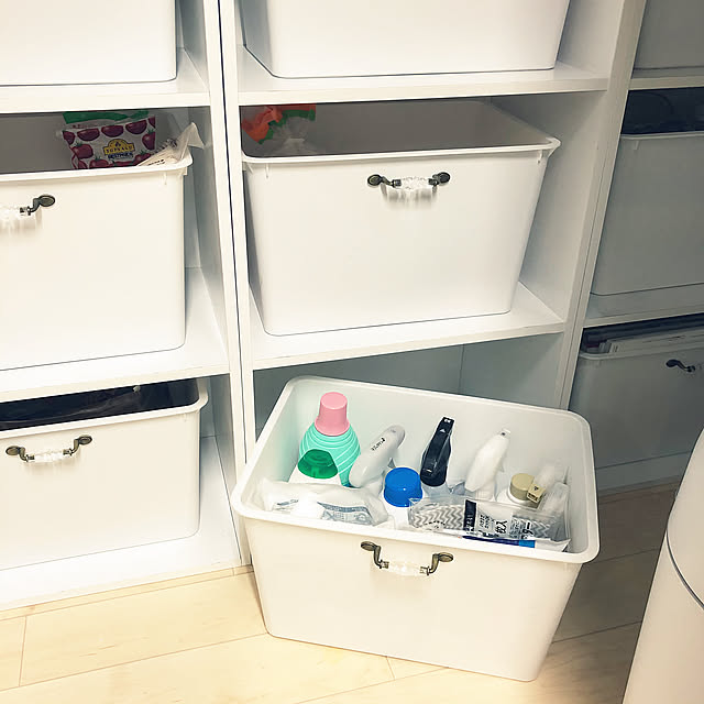 セリア取手,ダイソーBOXリメイク,パントリー,掃除道具収納,RCに感謝❤︎です,いつも笑顔で,みていただきありがとうございます❤️,白が好き♡,いつもいいねやコメありがとうございます♡,いいね！ありがとうございます♪,中古一戸建て,ホワイトインテリア,Kitchen mieの部屋