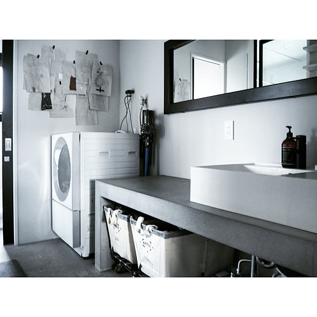 Bathroom,土間,インテリア,モダンインダストリアル,コンクリート,リノベーション,ロフトスタイル,instagramと同じpic,無機質,土間がある家,raujika_rc,インダストリアル,海外インテリアに憧れる,シンプルインテリア,Instagram,モダンストリート,スチールキャンバスバスケット,洗面台 raujikaの部屋