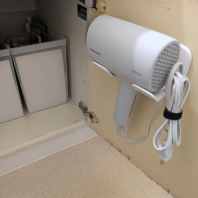 Bathroom,買ってよかったもの,ヘアドライヤー,ドライヤー置き場,パナソニック,ドライヤー,洗面所,ドライヤー収納,ナノケアドライヤー,複数枚投稿,洗面台扉裏,ドライヤーホルダー,隠す収納 Renの部屋